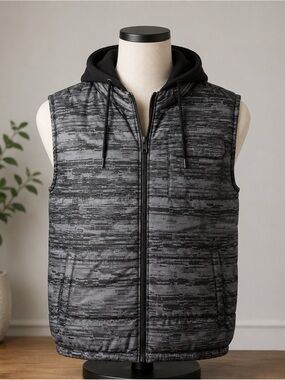 Mens Ecko Unltd Hooded Puffer Vest in Gray/Black